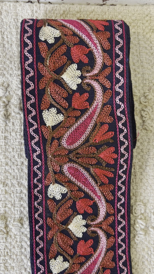 Galon broderie florale violine et fuschia
