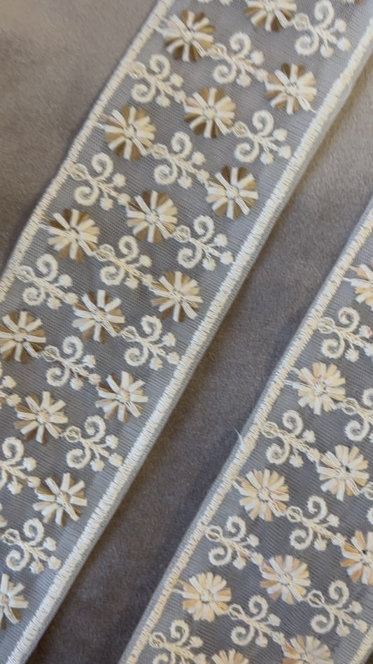 Galon dentelle et broderie. Différents coloris.