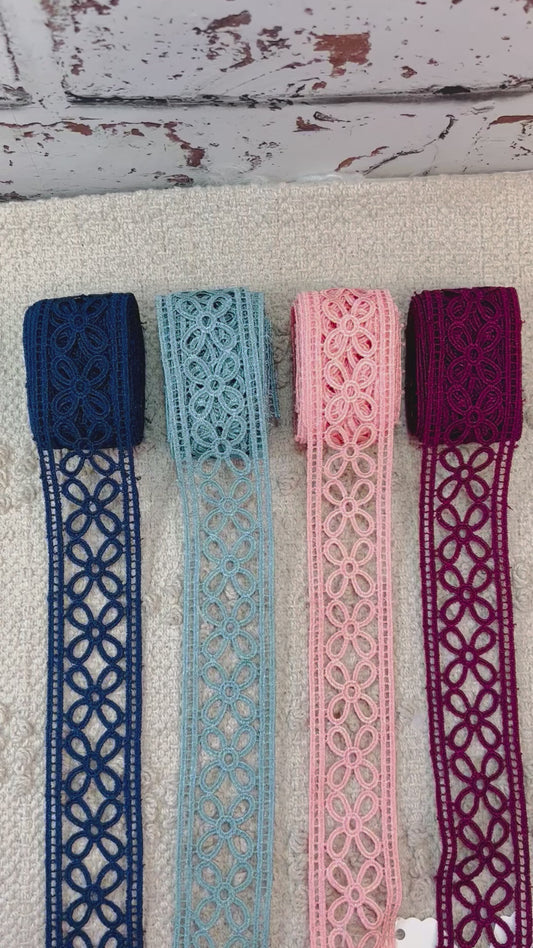 Galon en dentelle Trèfles. 4 coloris.